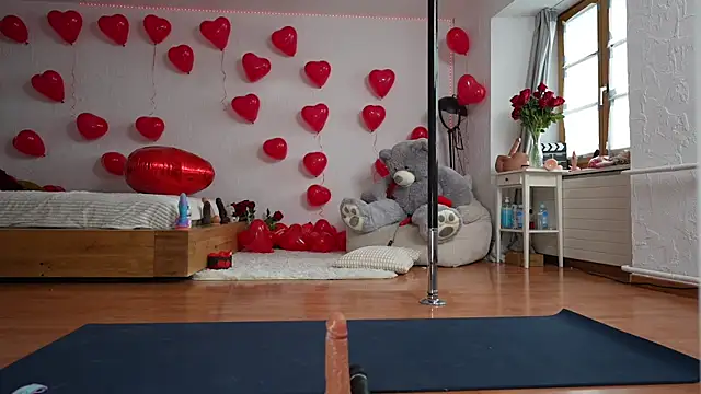 missdaisydiamond777 online show from February 2025 10:14:01 AM
