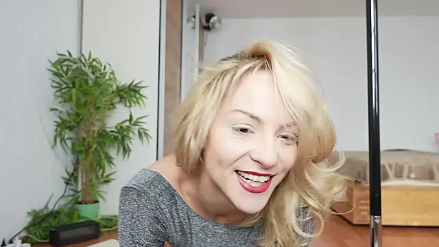 missdaisydiamond777 online show from November 2025 10:15:01 AM