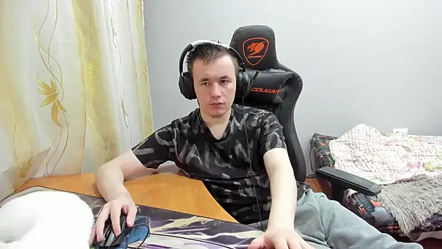 iliaskrislove online show from November 2025 12:53:01 PM