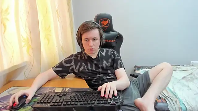 iliaskrislove online show from April 2026 02:39:01 AM