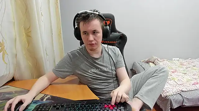 iliaskrislove online show from November 2025 02:39:01 PM