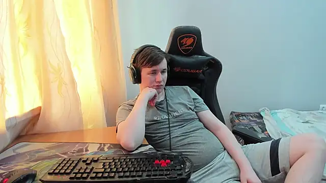 iliaskrislove online show from June 2026 06:00:01 AM