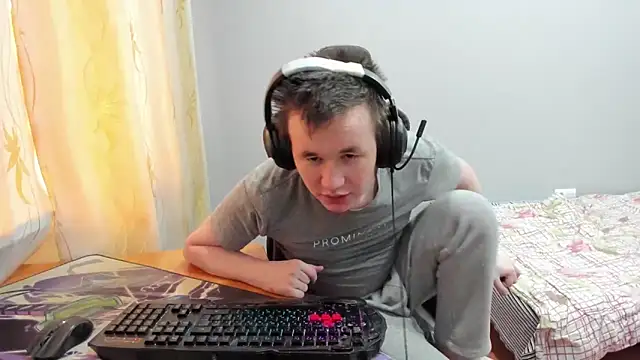 iliaskrislove online show from November 2025 07:42:02 AM