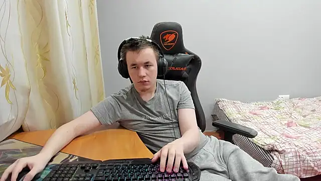 iliaskrislove online show from November 2025 07:36:01 PM