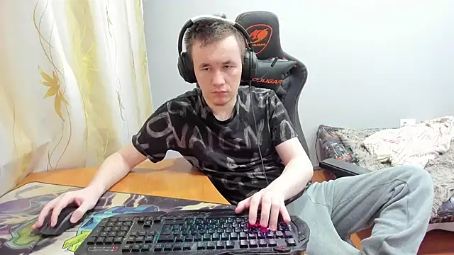 iliaskrislove online show from November 2025 11:30:02 PM