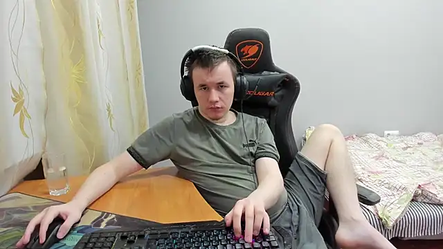 iliaskrislove online show from November 2025 11:41:01 PM