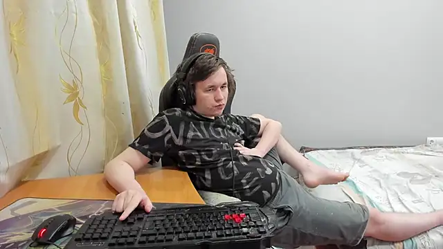 iliaskrislove online show from April 2026 10:01:02 PM