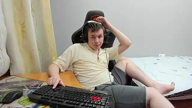 iliaskrislove online show from January 2026 12:44:02 PM