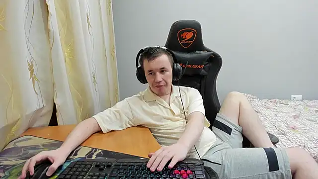 iliaskrislove online show from November 2025 10:48:01 PM