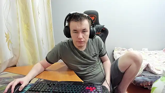 iliaskrislove online show from November 2025 10:46:02 PM