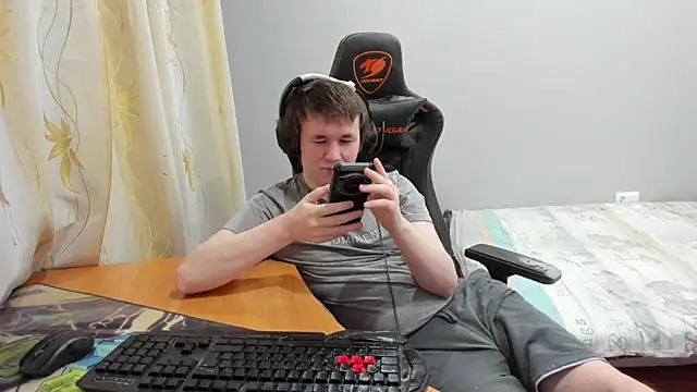 iliaskrislove online show from February 2026 01:39:01 AM