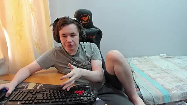 iliaskrislove online show from March 2026 10:33:01 AM