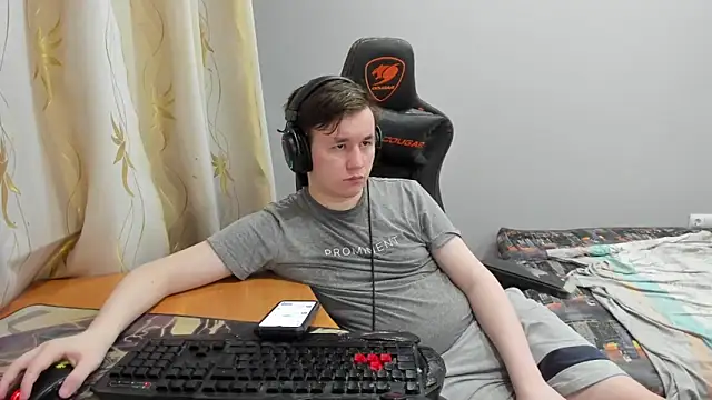 iliaskrislove online show from June 2026 06:25:01 PM