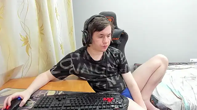 iliaskrislove online show from April 2026 04:09:02 PM