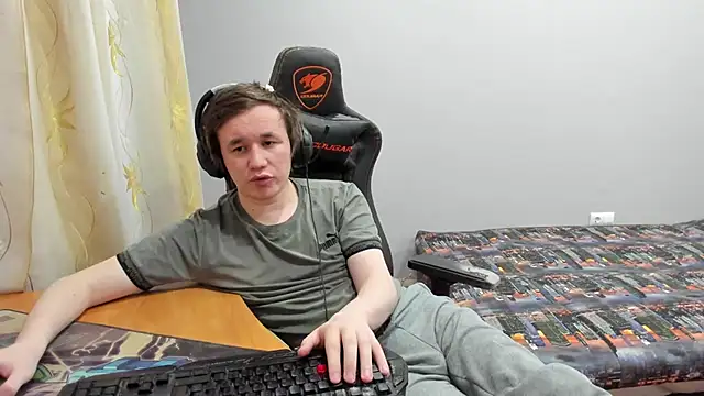 iliaskrislove online show from February 2026 05:03:01 PM