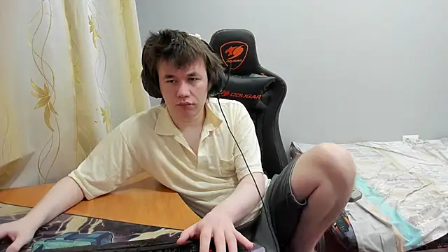 iliaskrislove online show from March 2026 01:00:01 AM