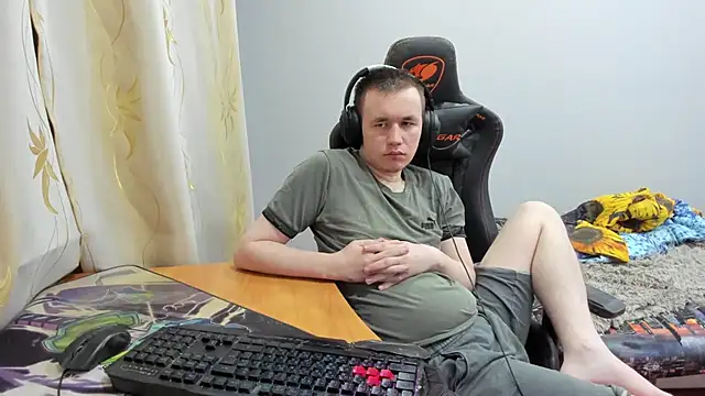 iliaskrislove online show from October 2025 07:47:02 PM