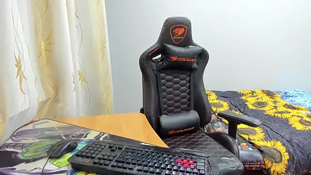 iliaskrislove online show from November 2025 06:02:02 PM