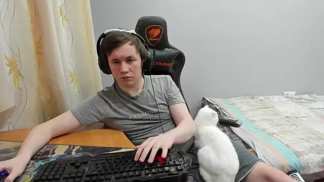 iliaskrislove online show from March 2026 02:20:01 PM