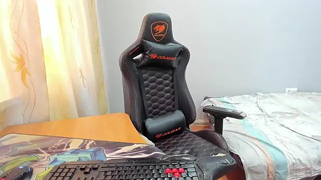 iliaskrislove online show from March 2026 01:24:01 PM