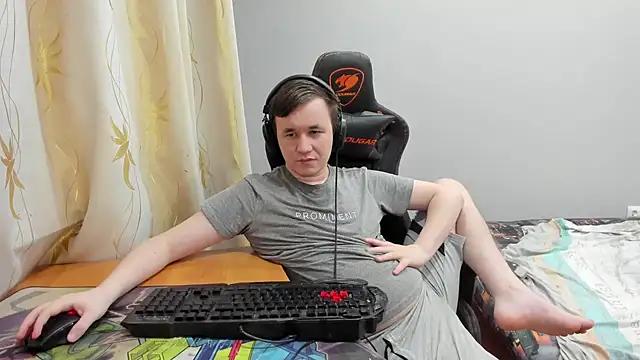 iliaskrislove online show from June 2026 11:32:02 PM