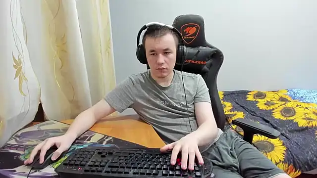 iliaskrislove online show from October 2025 02:30:02 AM