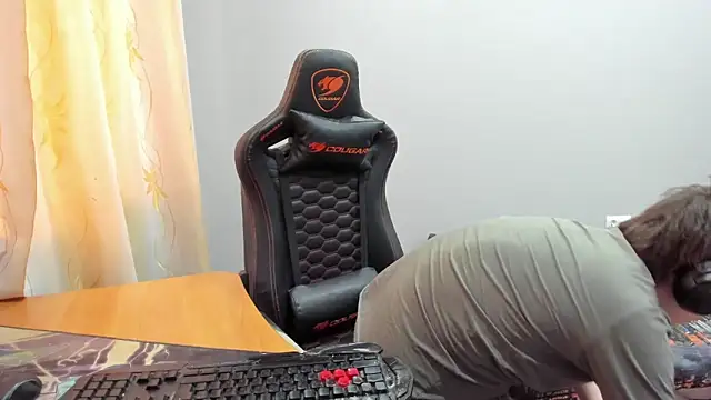 iliaskrislove online show from February 2026 04:35:01 AM