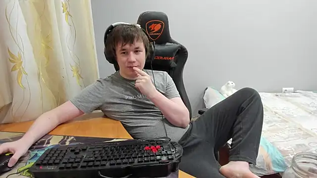 iliaskrislove online show from March 2026 04:08:02 PM