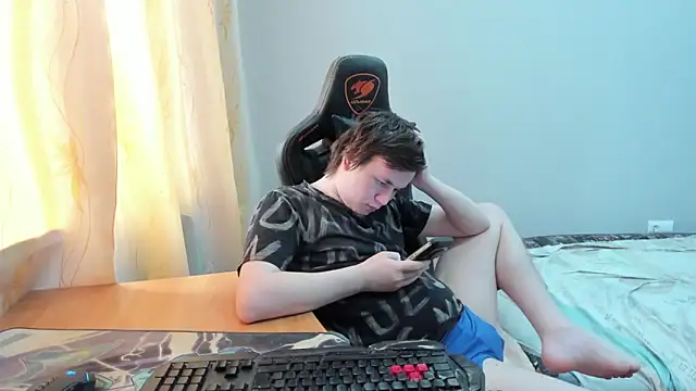 iliaskrislove online show from April 2026 08:32:02 AM