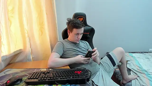 iliaskrislove online show from June 2026 11:26:01 AM