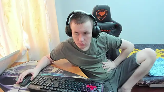 iliaskrislove online show from October 2025 09:41:01 AM