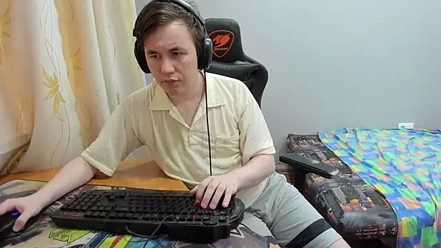 iliaskrislove online show from July 2026 04:36:01 PM