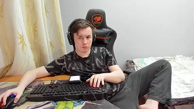iliaskrislove online show from July 2026 09:30:02 PM