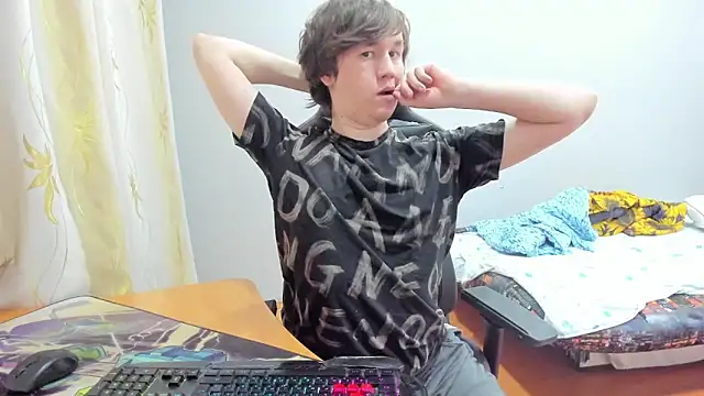 iliaskrislove online show from September 2025 12:28:02 AM