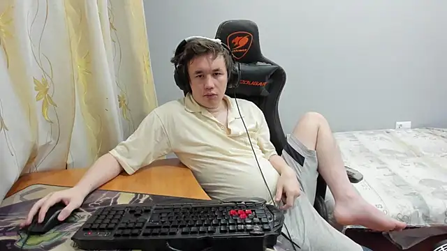 iliaskrislove online show from February 2026 07:10:01 PM