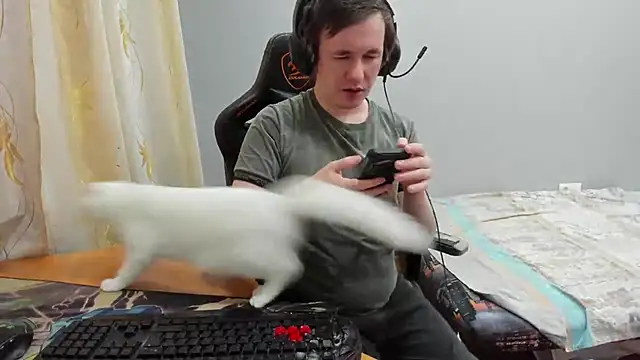 iliaskrislove online show from March 2026 02:09:01 PM