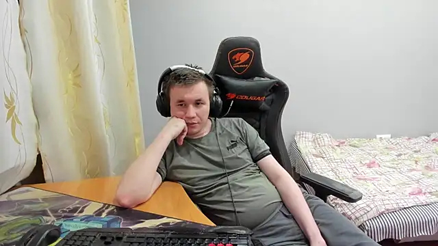 iliaskrislove online show from December 2025 05:45:01 PM