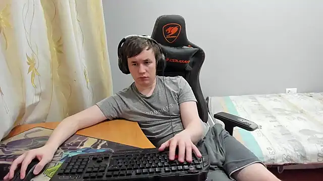 iliaskrislove online show from February 2026 11:25:02 PM