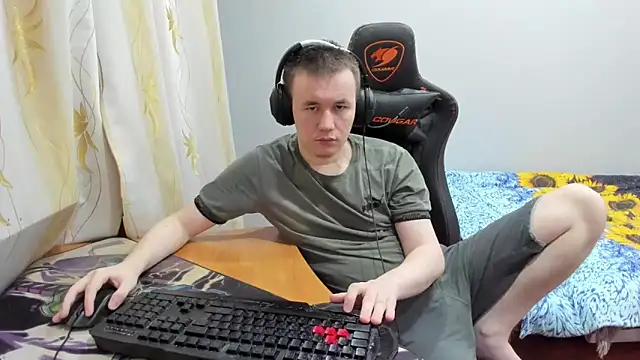 iliaskrislove online show from October 2025 04:06:01 PM