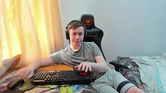 iliaskrislove online show from June 2026 06:12:01 AM