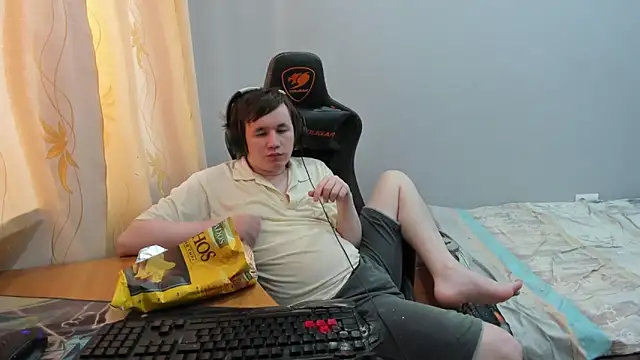 iliaskrislove online show from March 2026 01:04:01 PM