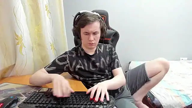 iliaskrislove online show from March 2026 04:18:02 PM