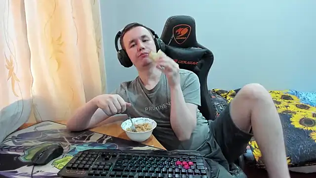 iliaskrislove online show from October 2025 10:58:01 AM