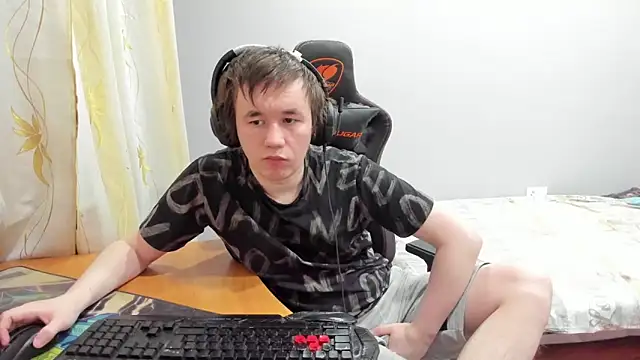 iliaskrislove online show from February 2026 01:03:02 AM