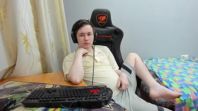 iliaskrislove online show from July 2026 10:51:01 PM