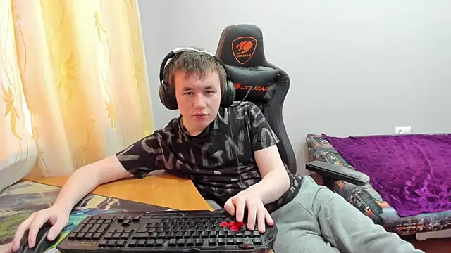 iliaskrislove online show from December 2025 10:37:01 AM