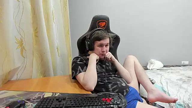 iliaskrislove online show from April 2026 03:51:02 PM