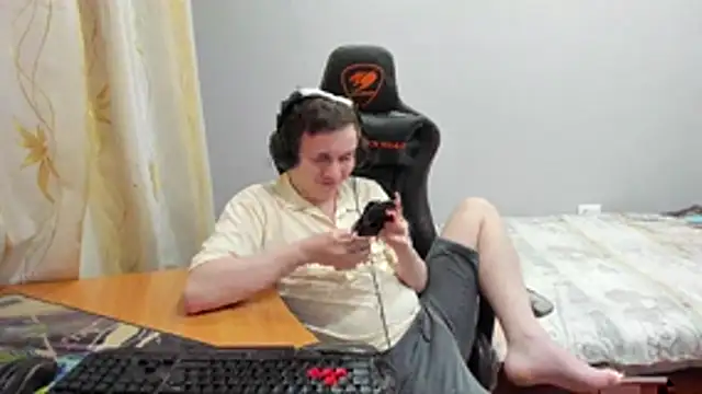 iliaskrislove online show from February 2026 02:48:02 PM