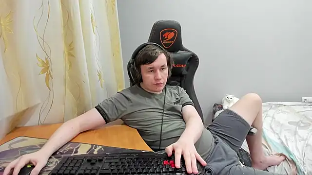 iliaskrislove online show from April 2026 12:03:01 AM