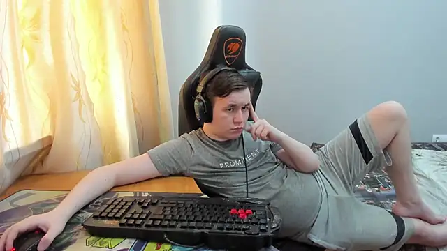 iliaskrislove online show from June 2026 05:12:01 AM